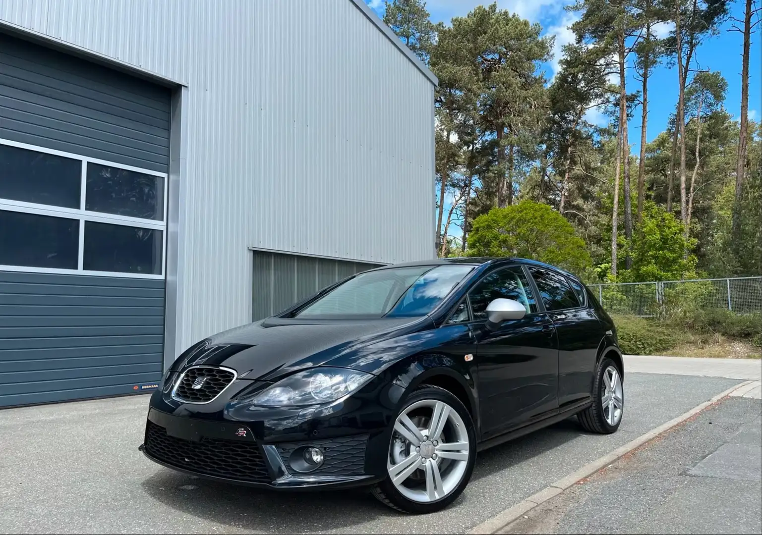 SEAT Leon 2.0 TFSI DSG Navi Xenon Zwart - 1