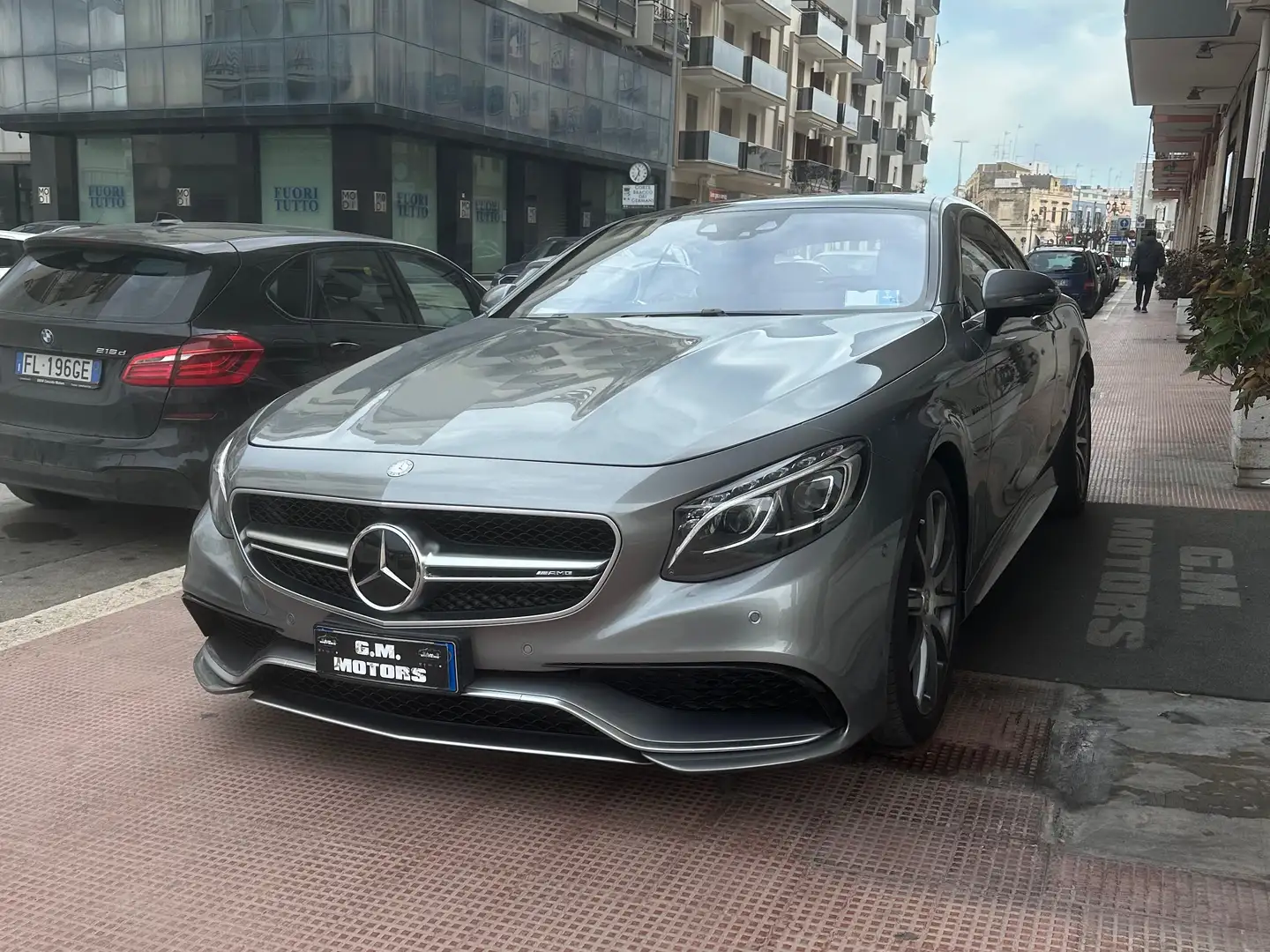 Mercedes-Benz S 63 AMG Coupe  auto Šedá - 2