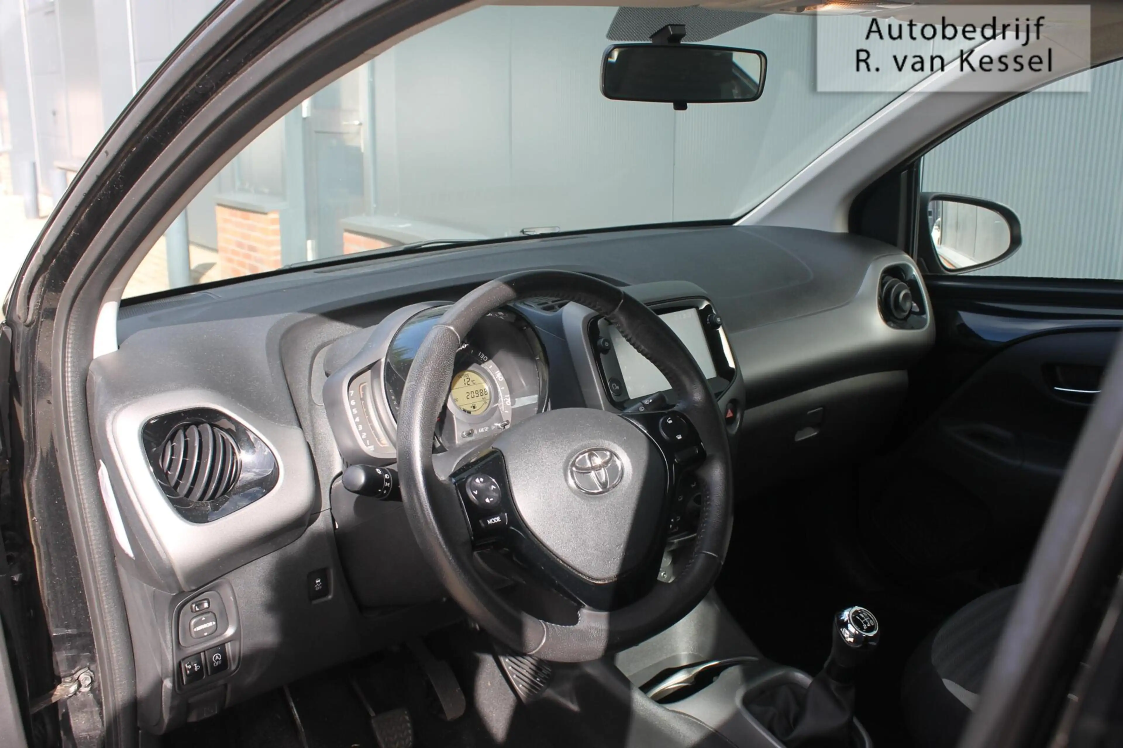 Toyota Aygo 1.0 VVT-i x-play Limited I Cabrio I Carplay I NL-a — photo 12