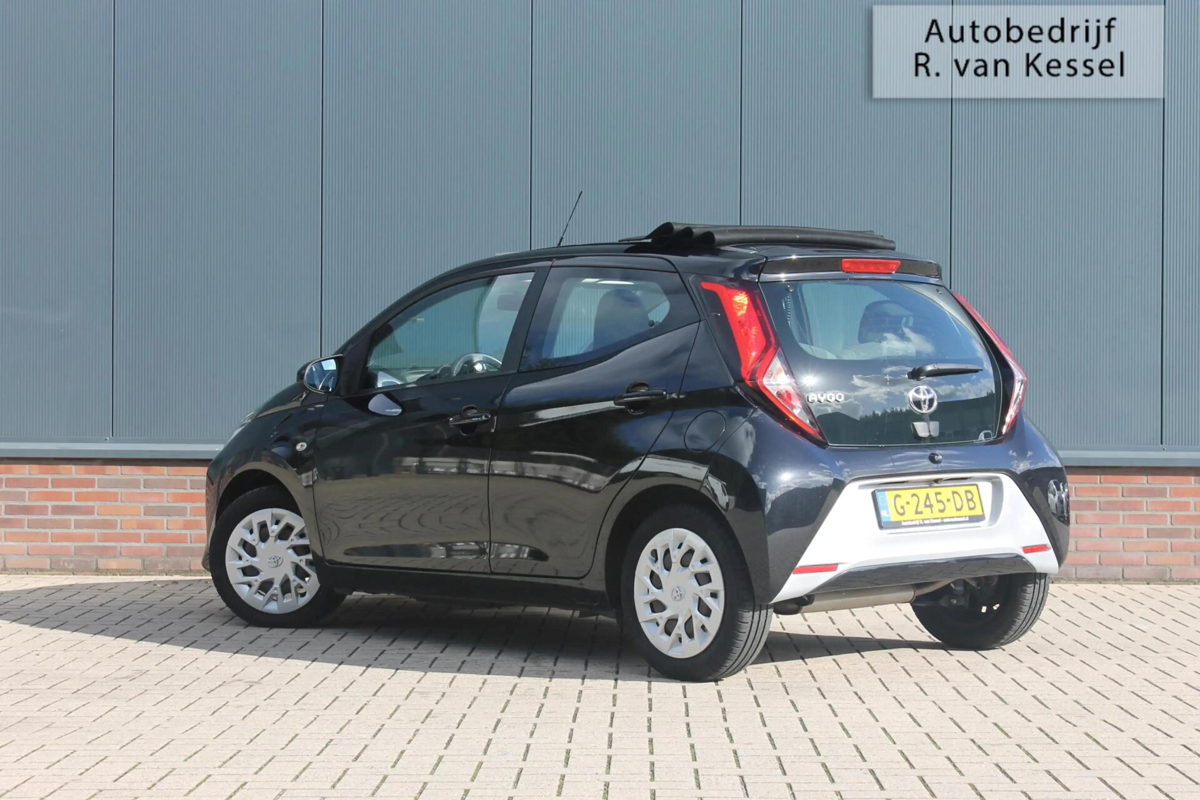 Toyota Aygo 1.0 VVT-i x-play Limited I Cabrio I Carplay I NL-a — photo 4