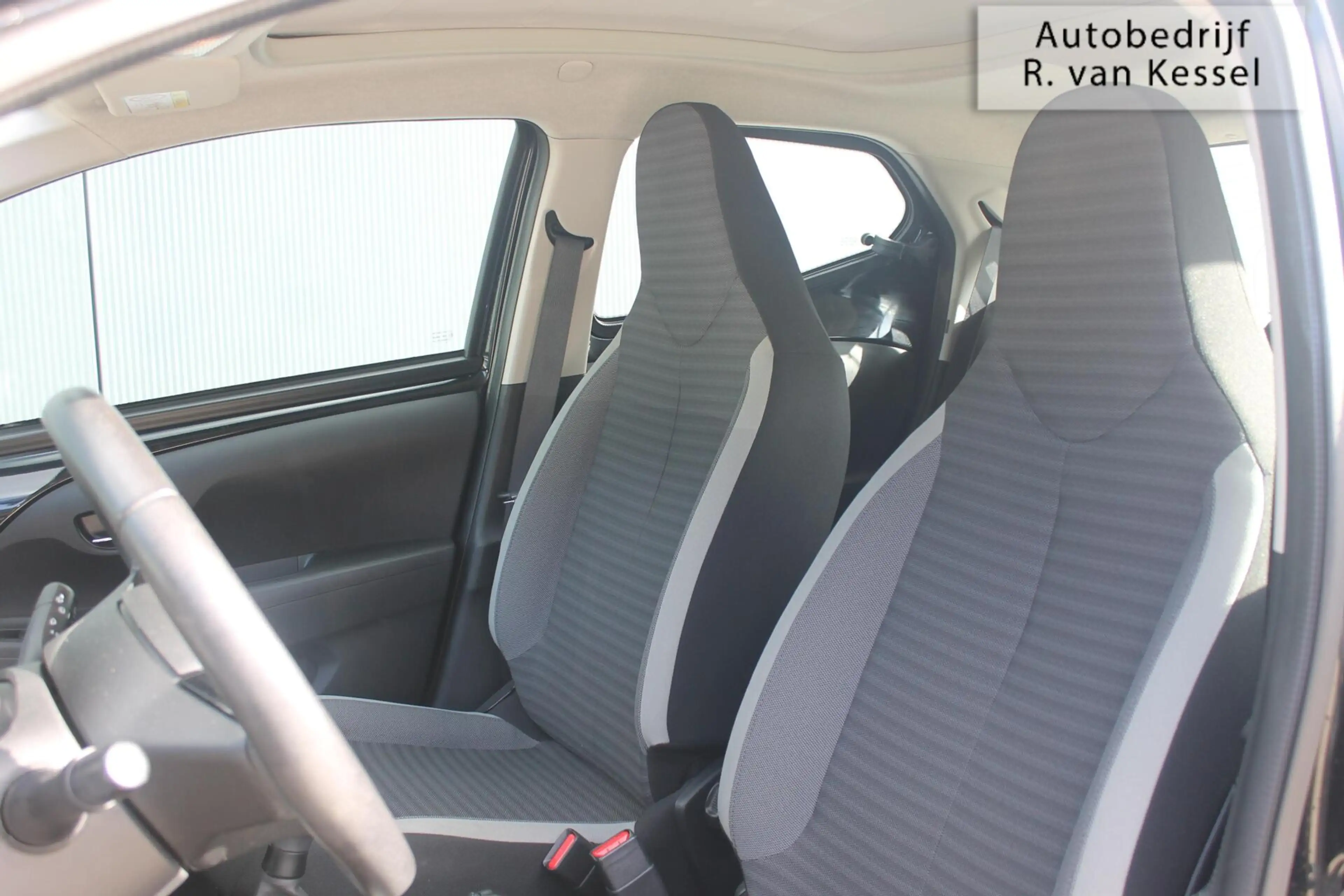 Toyota Aygo 1.0 VVT-i x-play Limited I Cabrio I Carplay I NL-a — photo 11