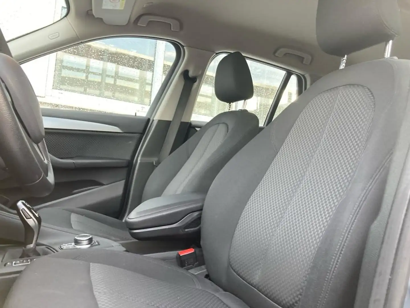 BMW X1 Advantage Grau - 2