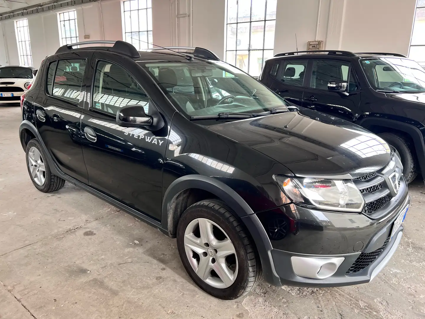 Dacia Sandero 1.5 dci Stepway 90cv E5 Zwart - 1