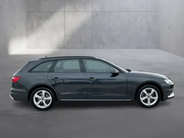 Audi A4 view 7