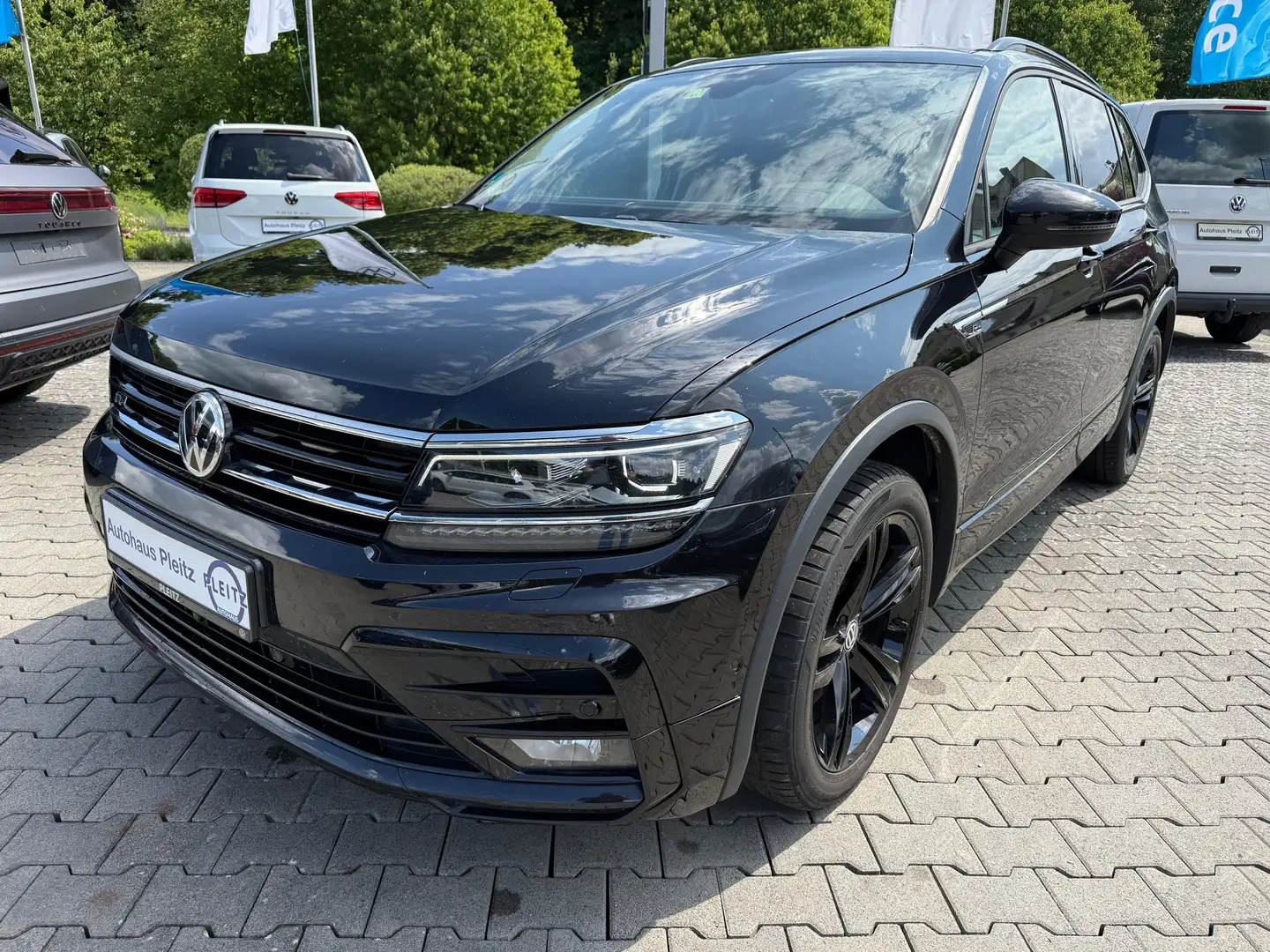 Volkswagen Tiguan Allspace Highline 4Motion 2.0 TDI DSG Kamera AHK NAVI Schwarz - 1
