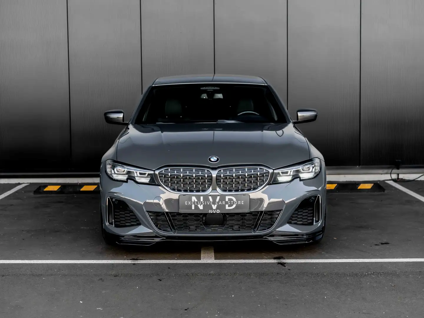BMW 340 i X-Drive | M Performance trim | Adapt cruise | Grey - 2