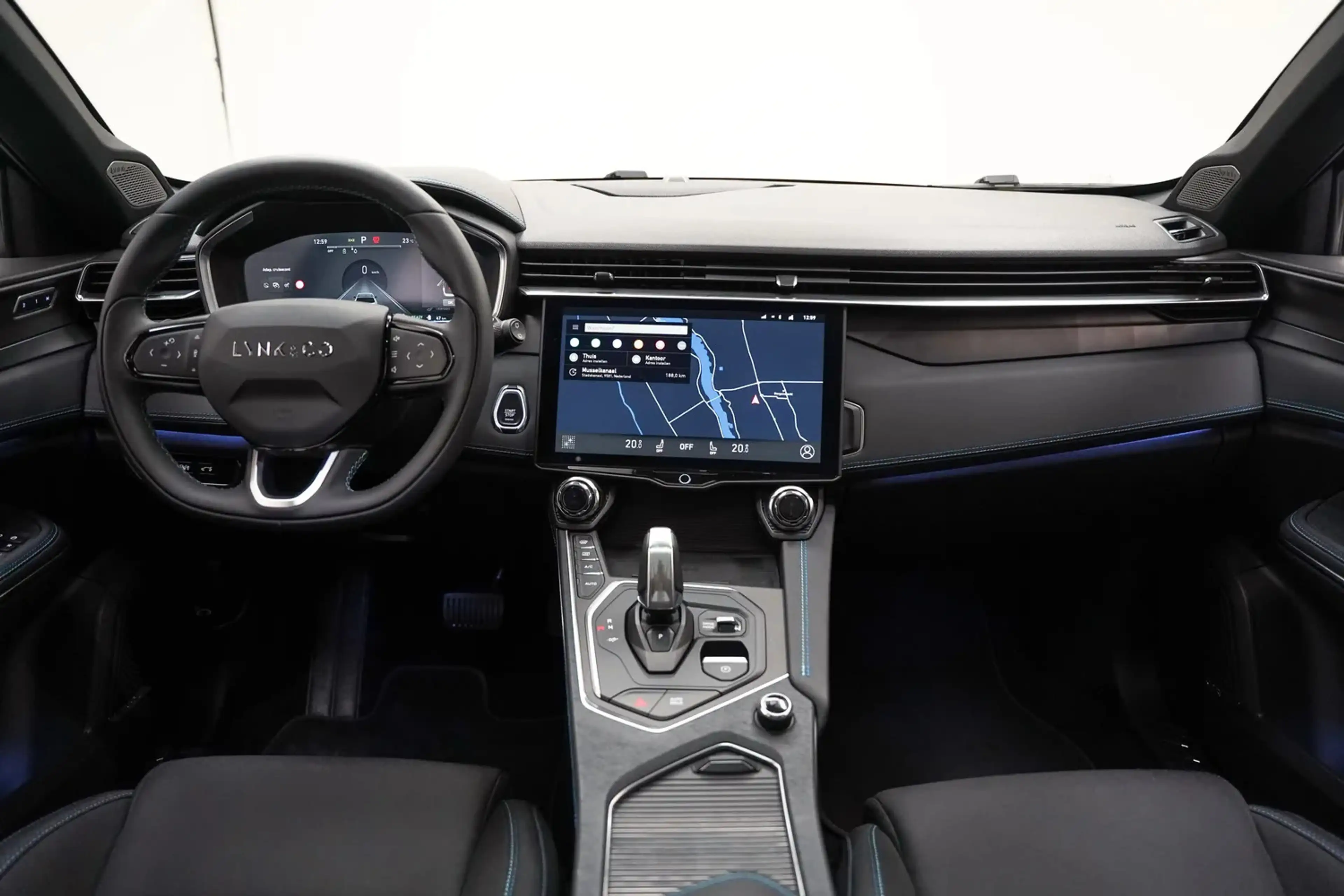Lynk & Co 01 1.5 PHEV MY23 Blauw [ SoH 94,6% | Zwarte hemel 360 — photo 4
