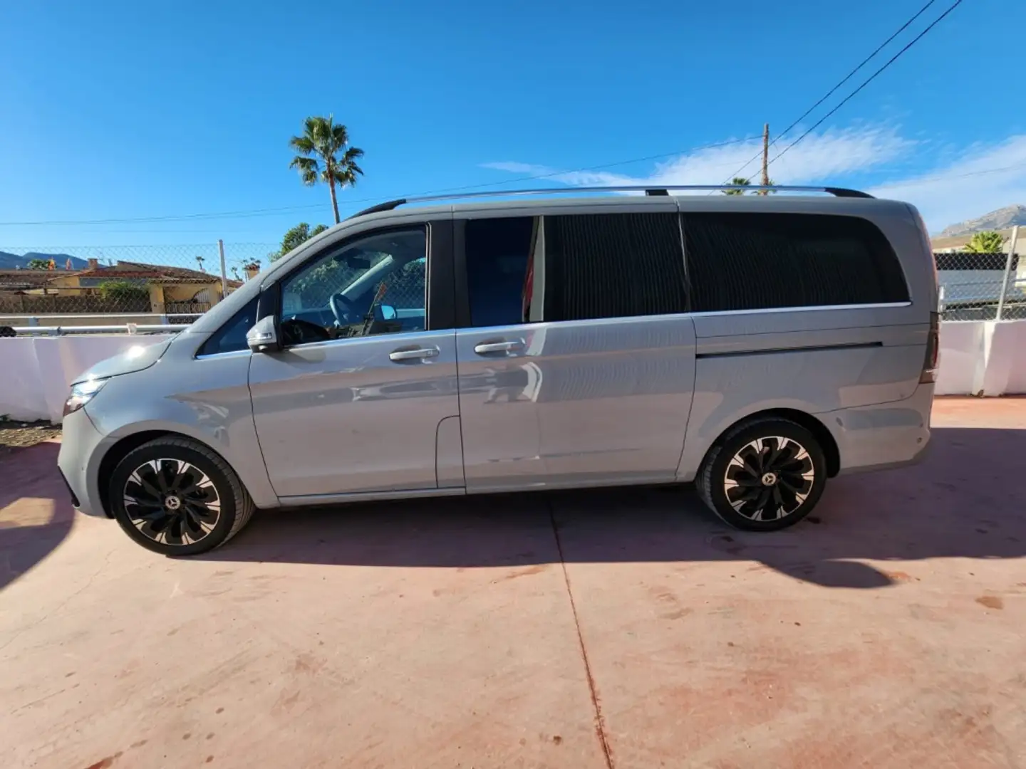 Mercedes-Benz V 300d Largo Avantgarde Szary - 2