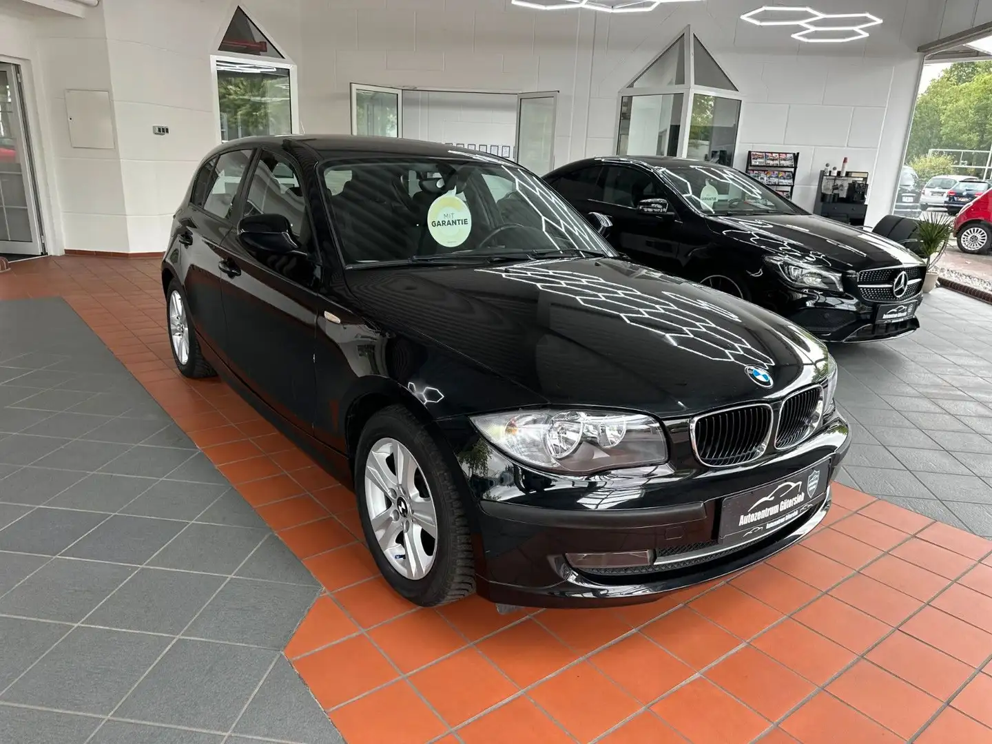 BMW 116 i * AllwetterB. / Klima / Garantie * Schwarz - 2