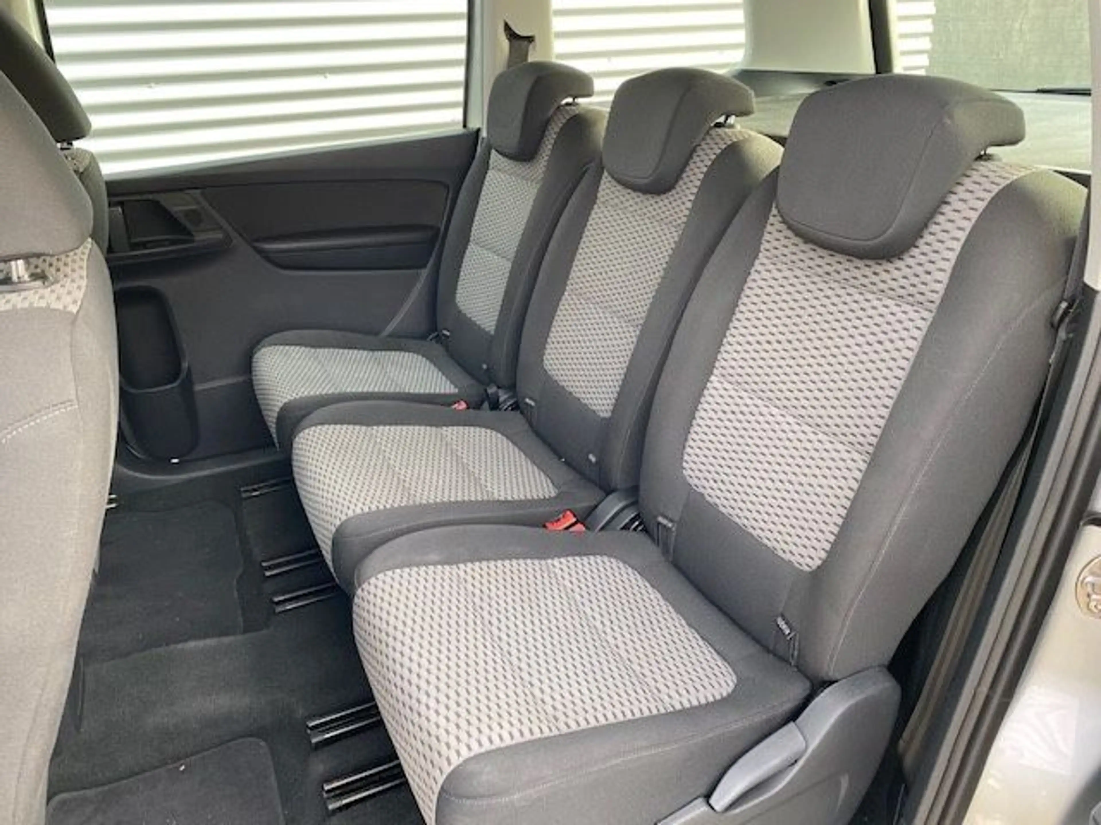 Volkswagen Sharan 1.4 TSI Trendline — photo 11