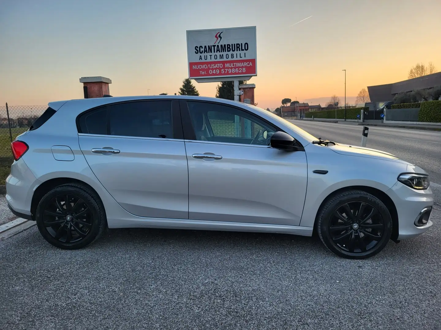 Fiat Tipo Tipo 1.4 T-Jet 120CV GPL 5 porte Lounge Gris - 1