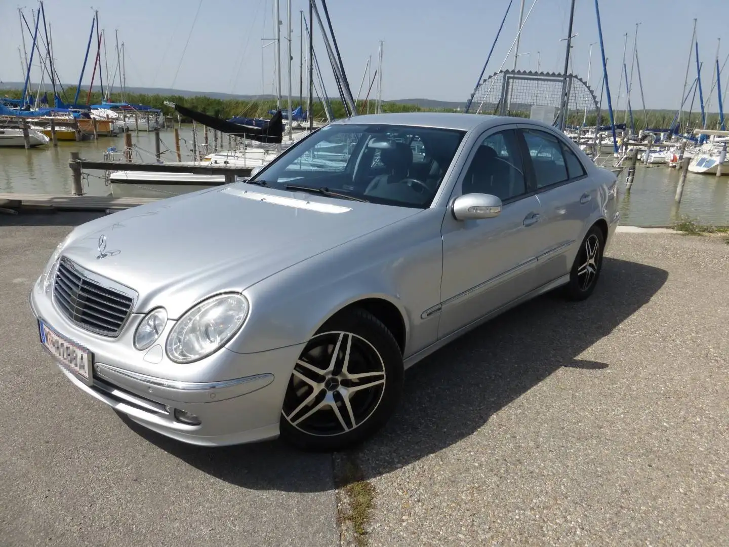 Mercedes-Benz E 280 E 280 Avantgarde 4MATIC CDI Aut. Avantgarde Silber - 1