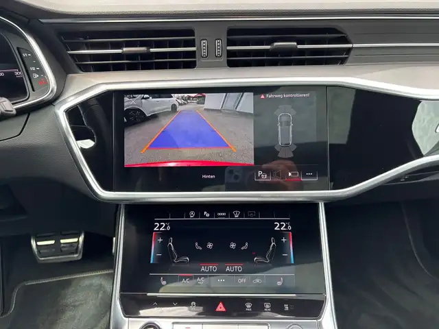 Audi A6 view 11