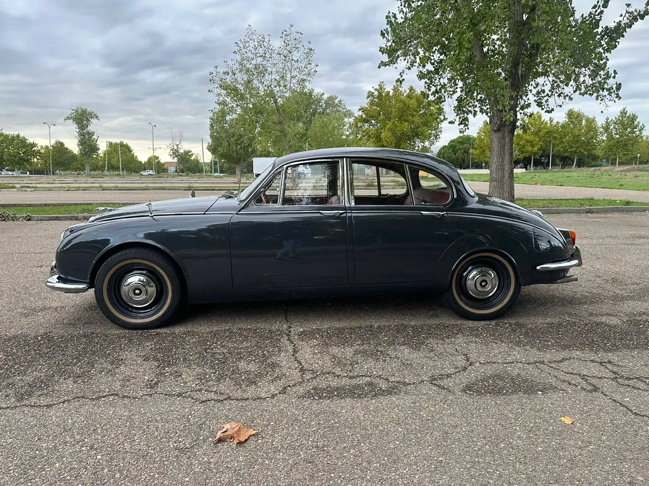 Jaguar MK II Unidad nacional. LHM. Tapicería Cuero Rojo. Culata Straighpost. 4 marchas + Oberdriver + D.., foto 9