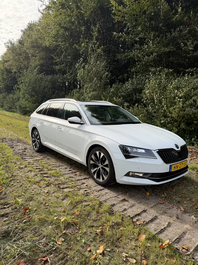 Skoda Superb 1.4 TSI ACT Styl Bns Wit - 1