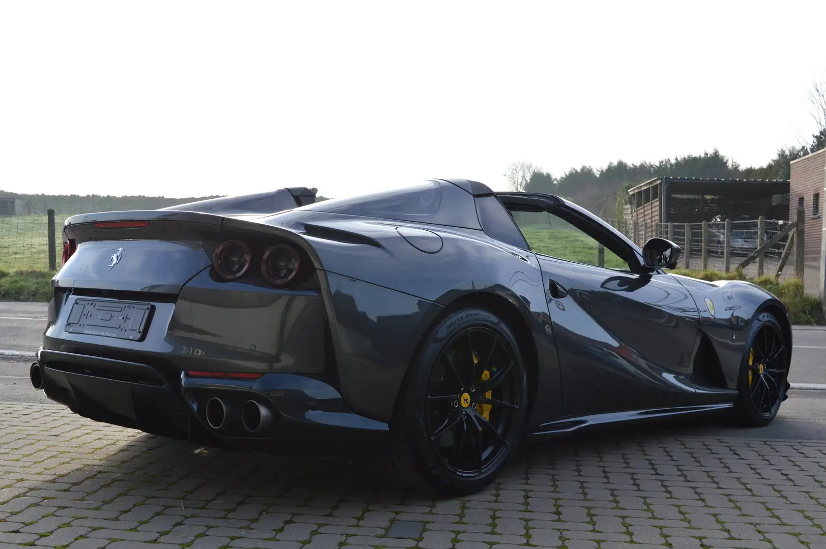 Ferrari 812 GTS V12 800ch Pack carbonne - Lift - 16.000 km Grau - 2