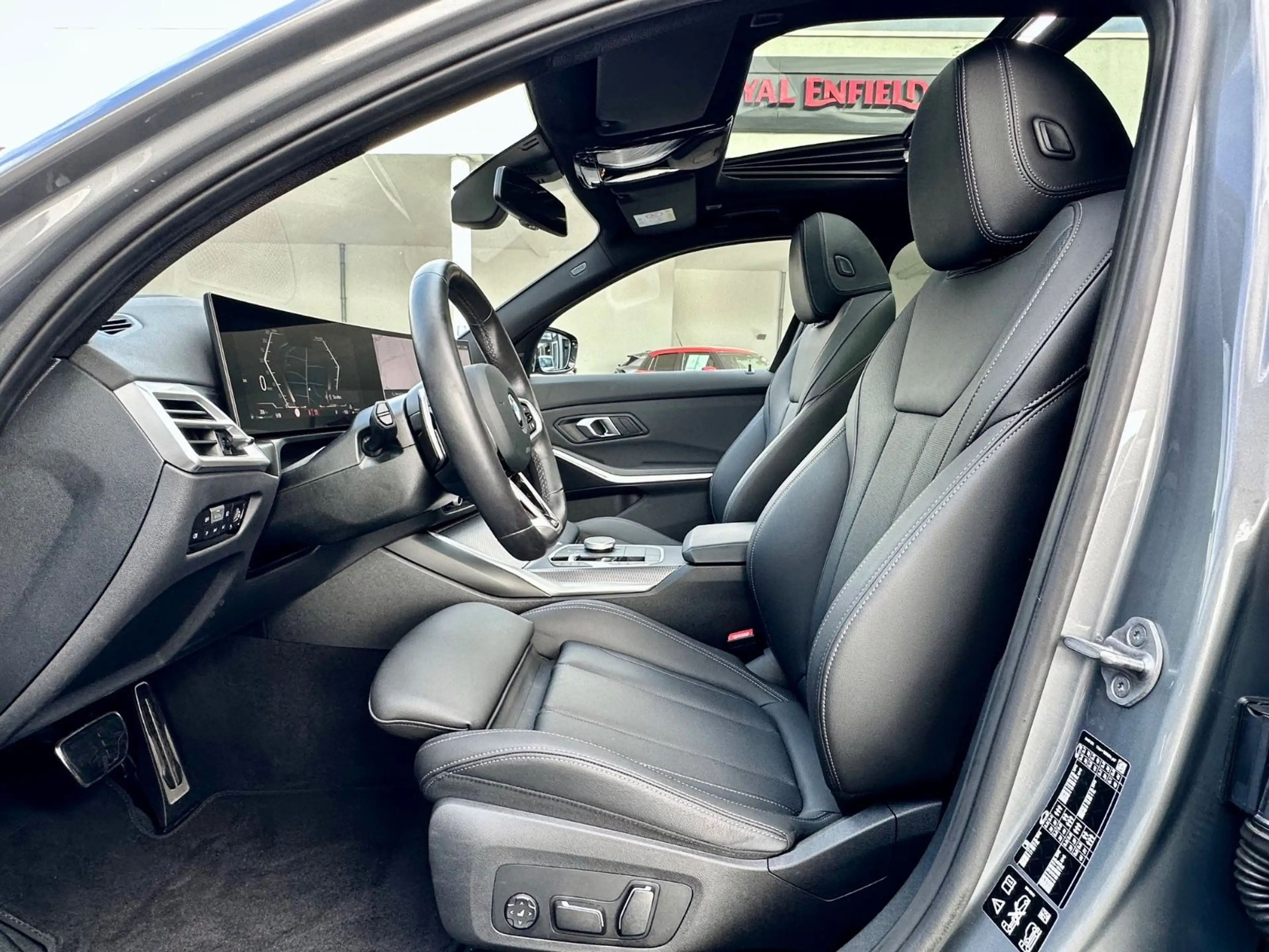 BMW 330 d xDrive Touring M Sport | Panorama | AHK — photo 12