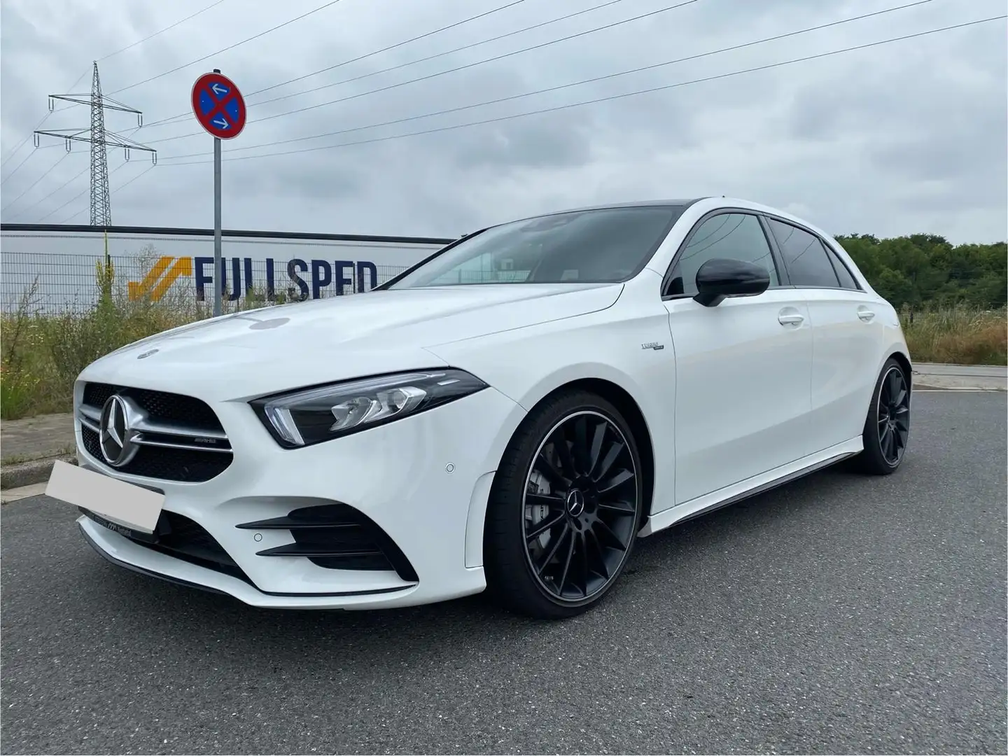 Mercedes-Benz A 35 AMG A-Klasse 4Matic Speedshift DCT 7G Weiß - 1