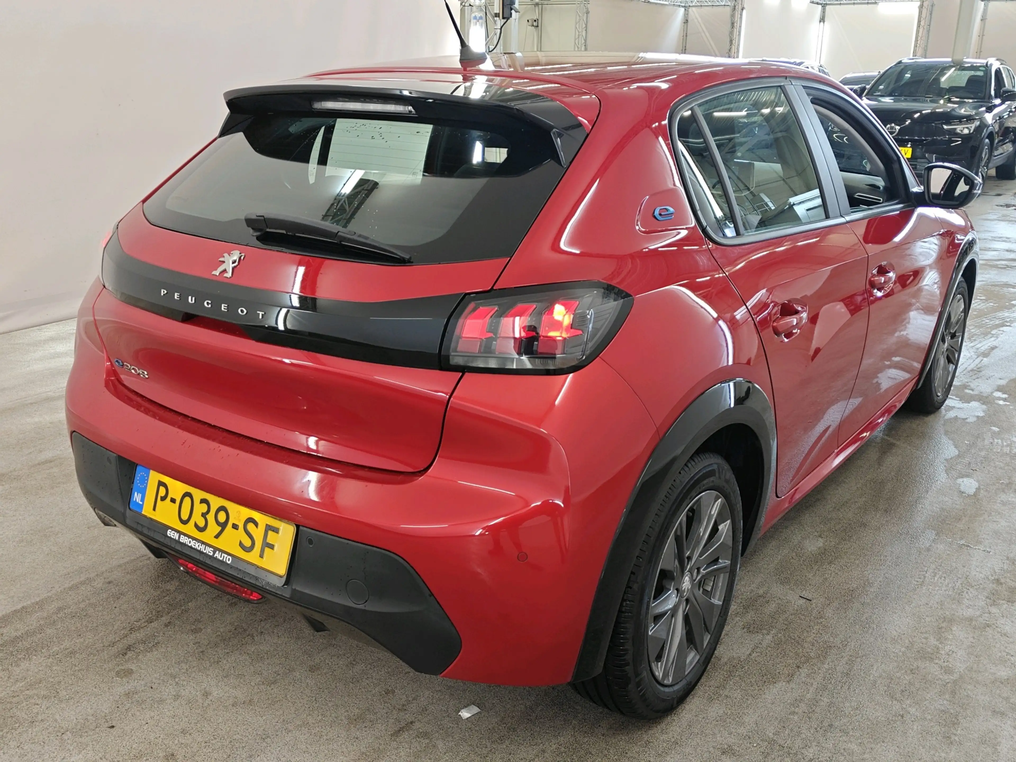 Peugeot e-208 EV 50 kWh 136pk Active Pack | SOH 90% | Connect 3D — photo 5