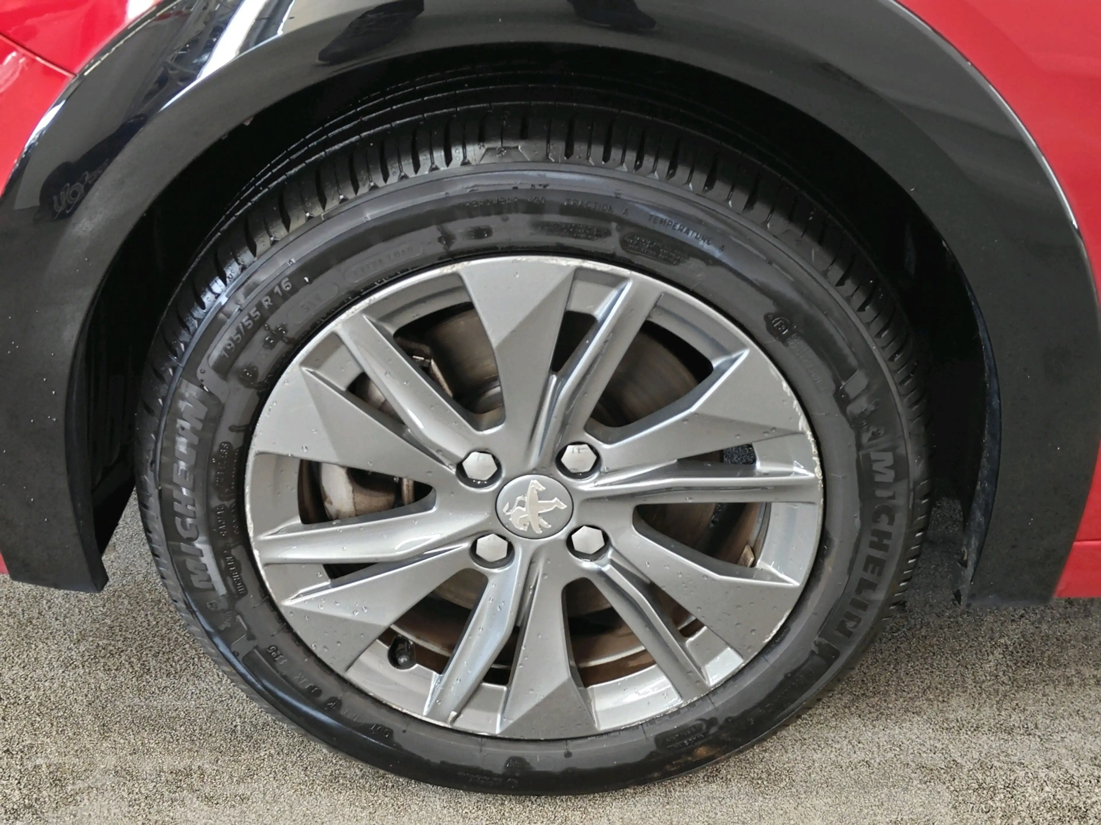 Peugeot e-208 EV 50 kWh 136pk Active Pack | SOH 90% | Connect 3D — photo 17