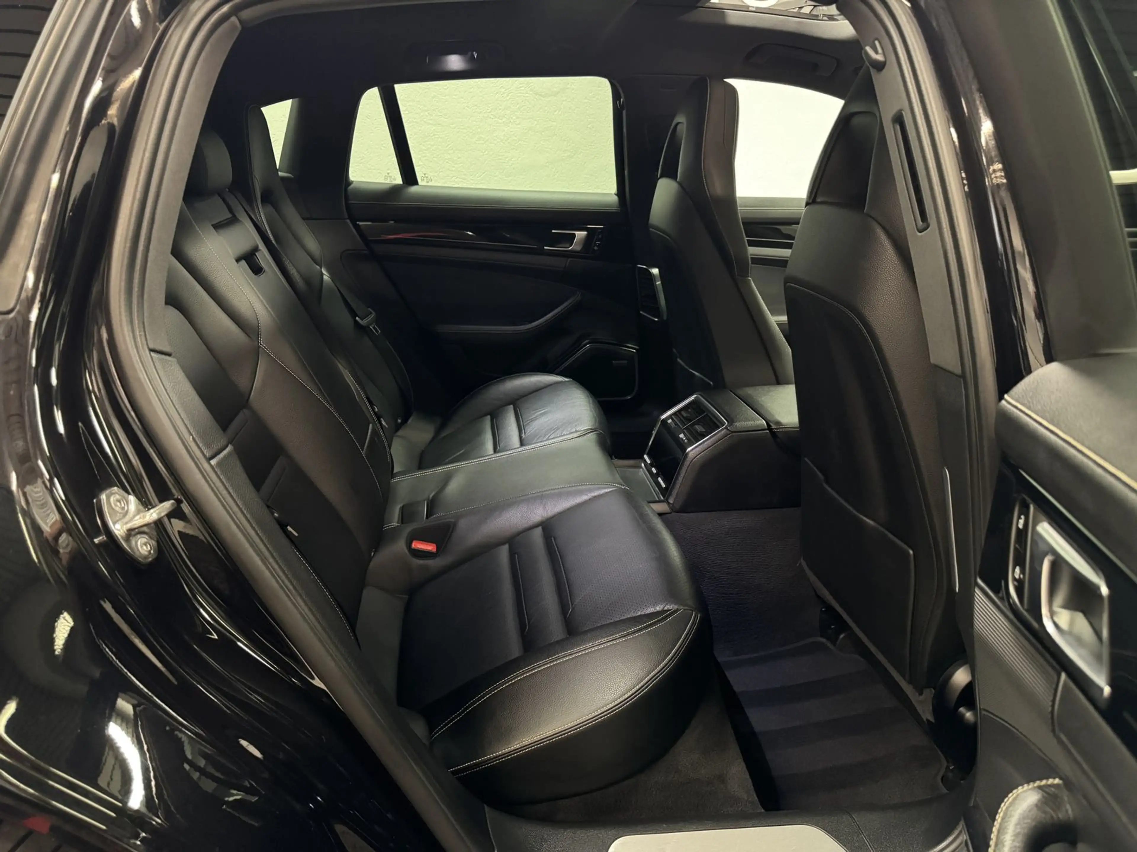 Porsche Panamera 4 Edition 10 Jahre*SPORT.C*PANO* — photo 14