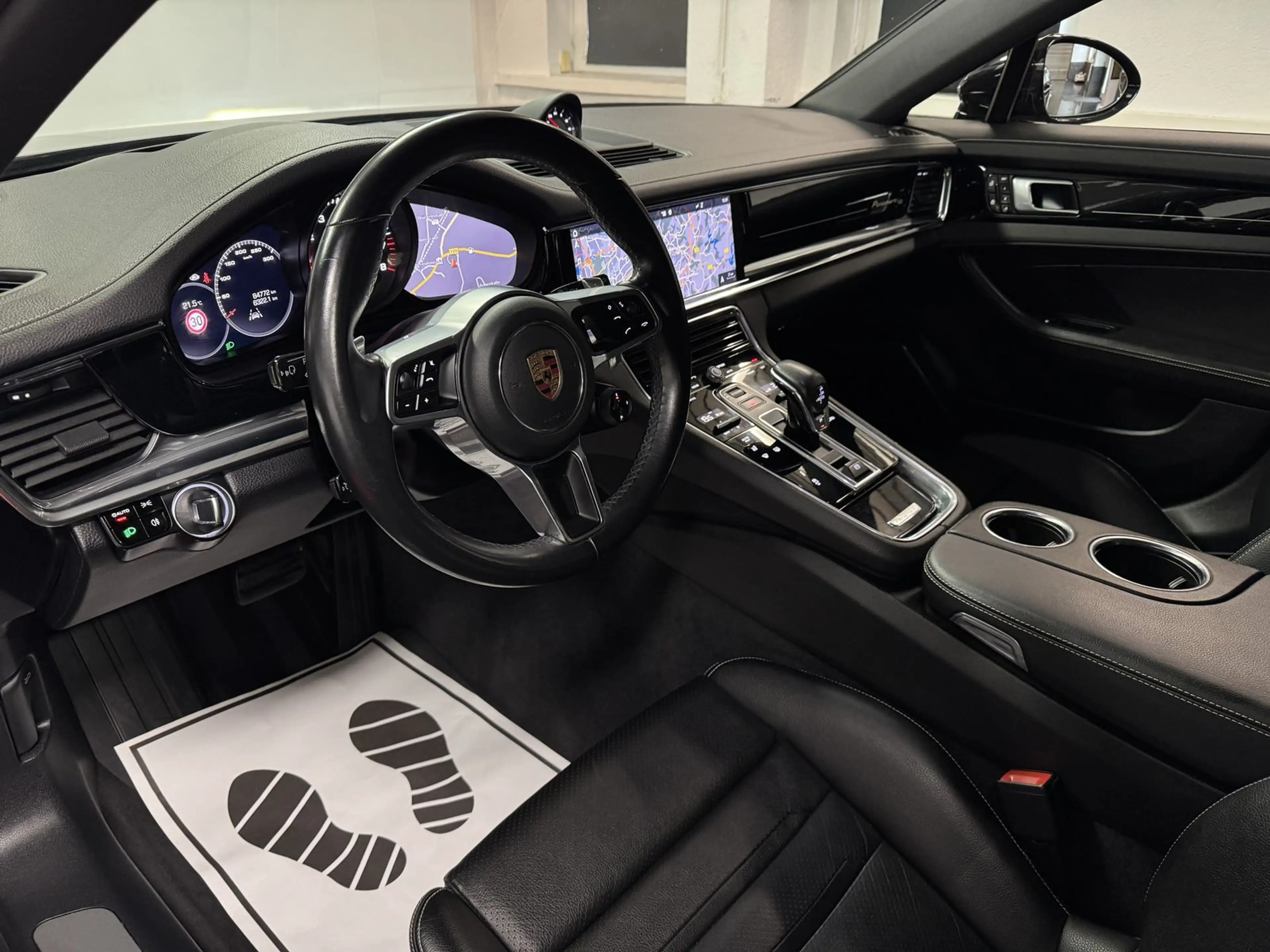 Porsche Panamera 4 Edition 10 Jahre*SPORT.C*PANO* — photo 8