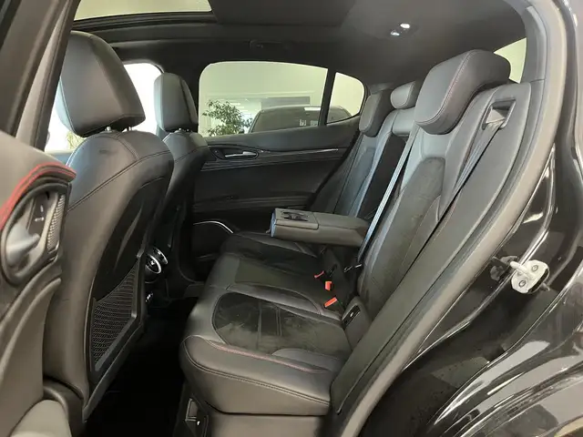 Alfa Romeo Stelvio view 6
