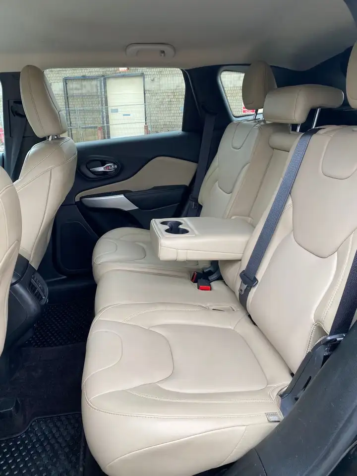 Jeep Cherokee fotografie Jeep Cherokee