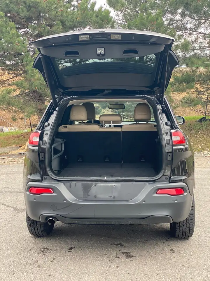 Jeep Cherokee fotografie Jeep Cherokee