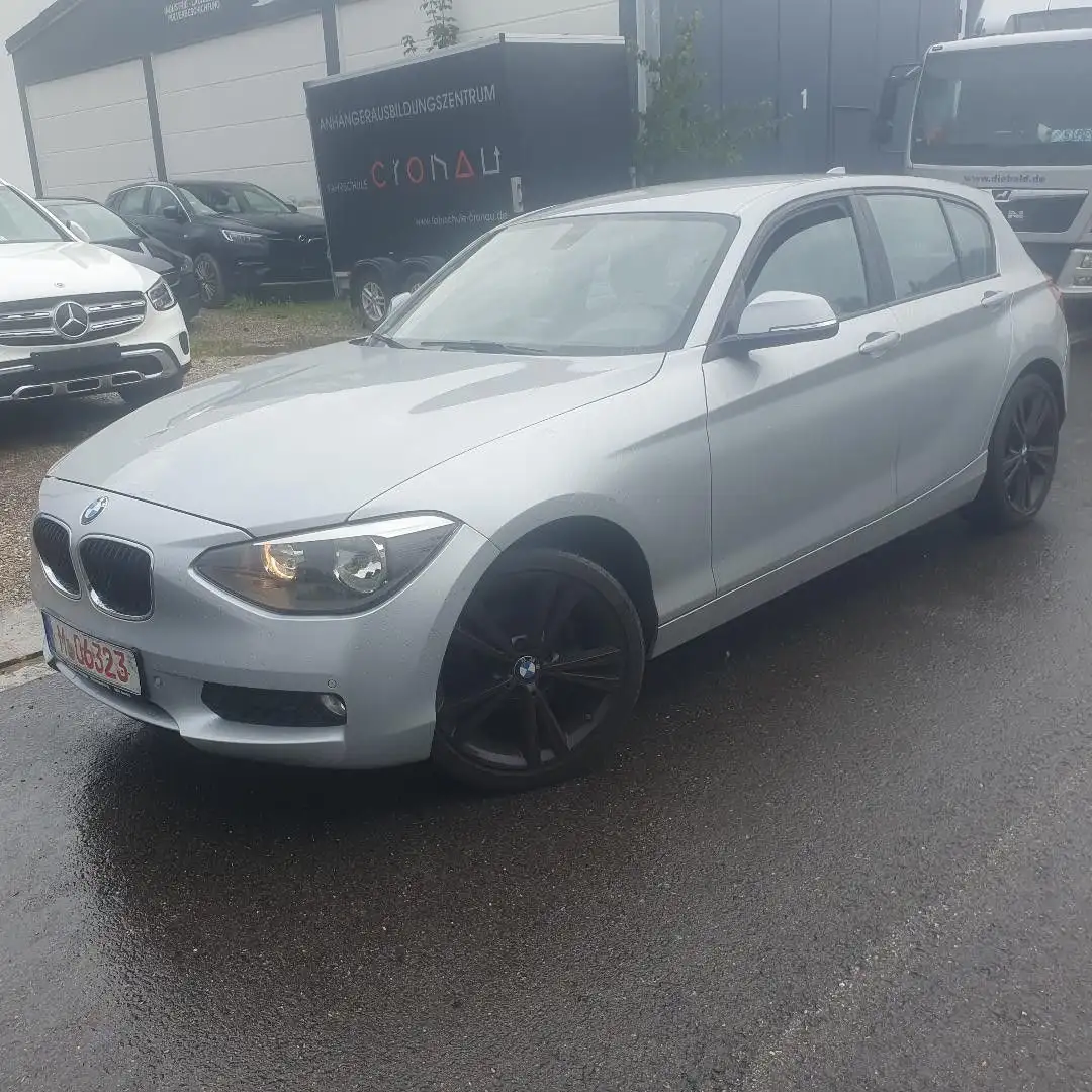 BMW 116 d Lim. 5-trg 8-fach Alu PDC MFL Klima SHZG Silber - 2