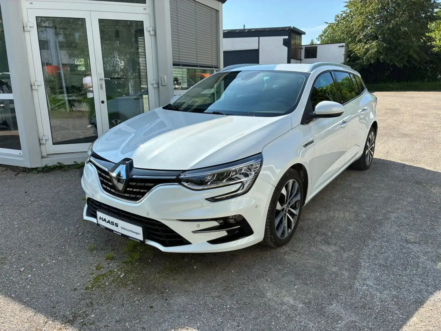 Renault Megane Grandtour TCe 140 GPF EDC INTENS Wit - 1