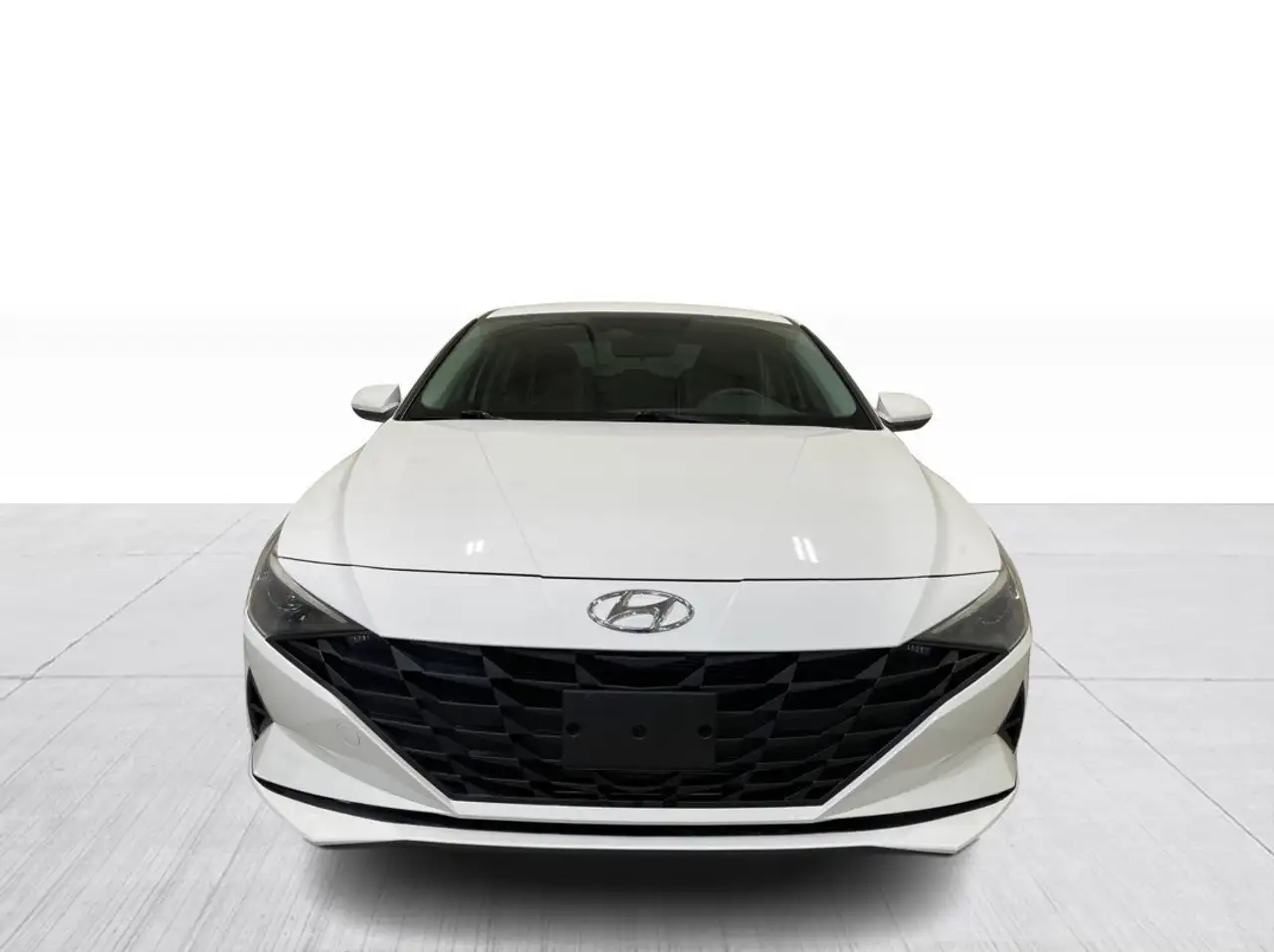 Hyundai ELANTRA photo Hyundai ELANTRA