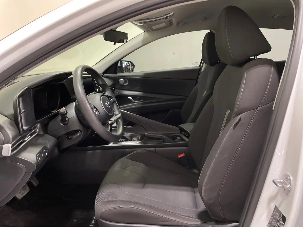 Hyundai ELANTRA photo Hyundai ELANTRA