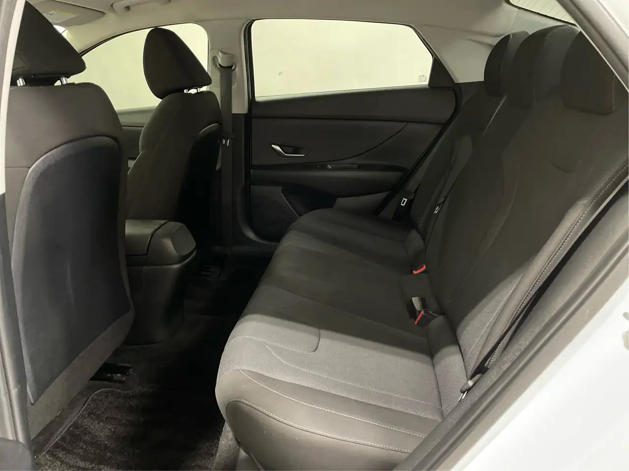 Hyundai ELANTRA photo Hyundai ELANTRA