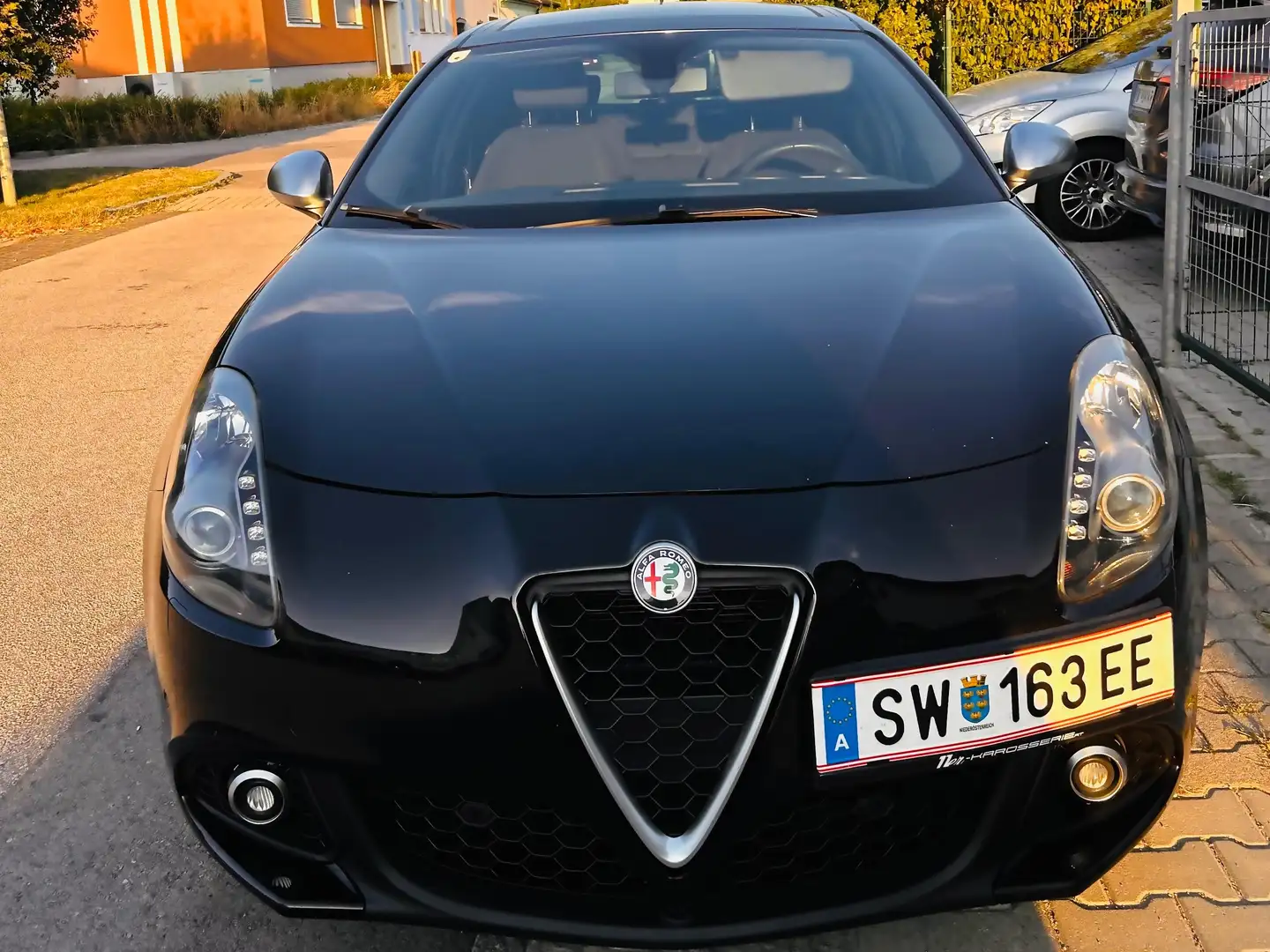 Alfa Romeo Giulietta Giulietta Executive 1,4 TB Executive Schwarz - 2