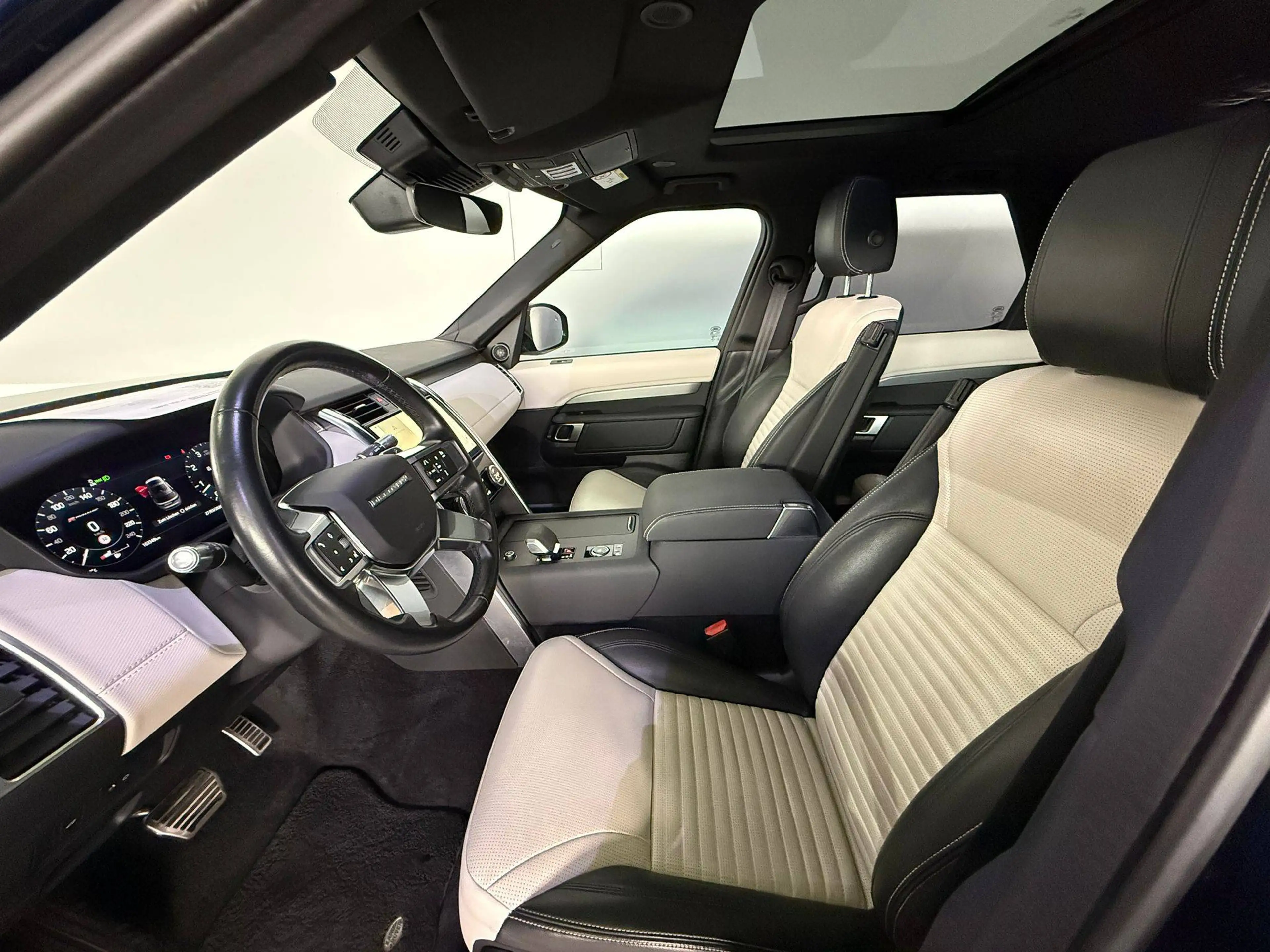 Land Rover Discovery 3,0i P360 R-Dynamic, Pano, Leder, ACC — photo 9