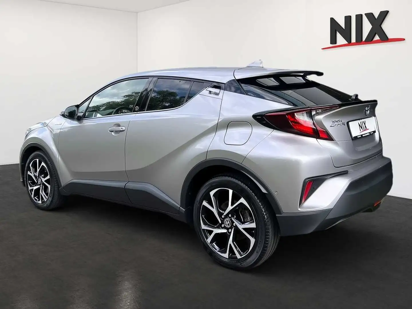 Toyota C-HR 1,8 l Hybrid 4x2 Team D Grau - 2
