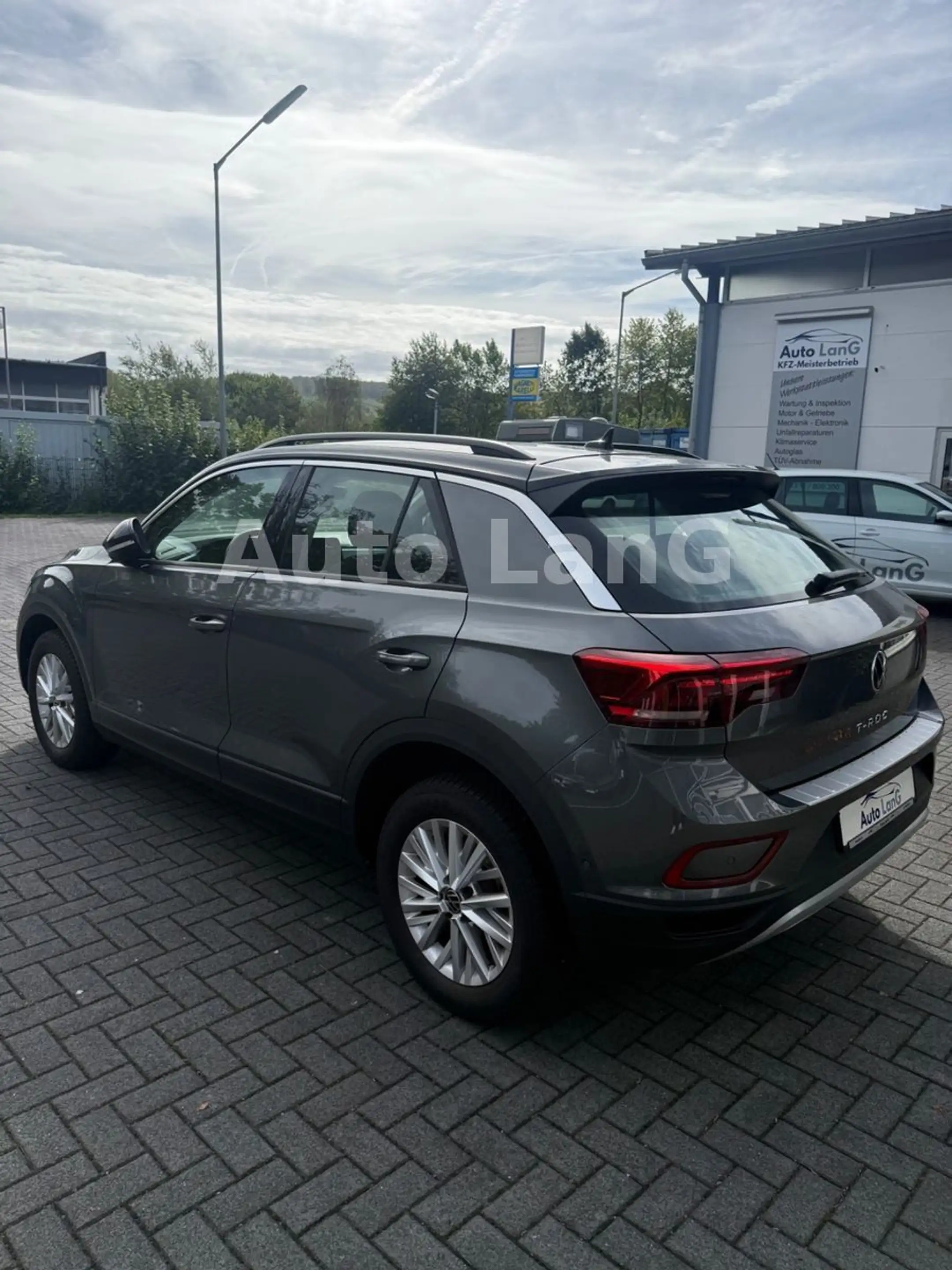 Volkswagen T-Roc Life DSG LED NAVI KAMERA PDC SHZ — photo 7