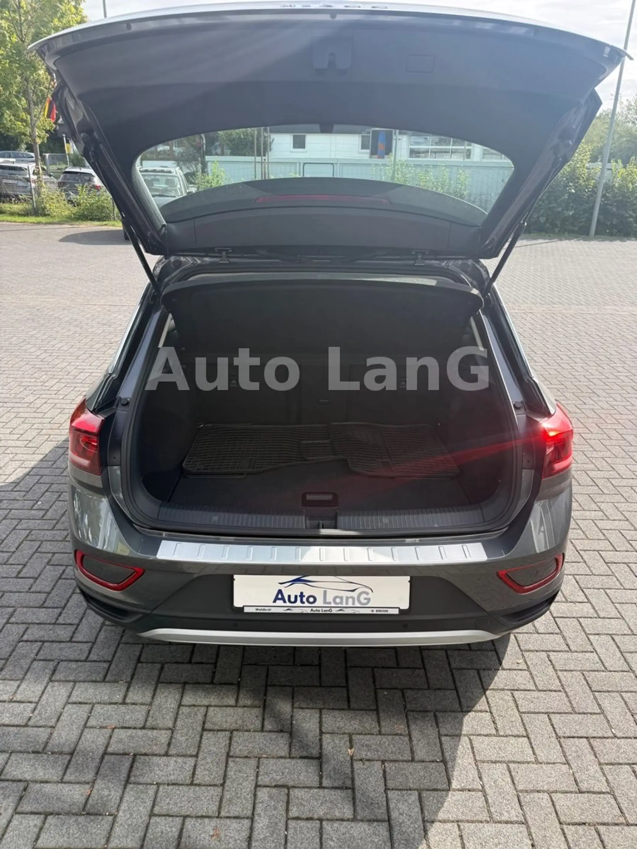 Volkswagen T-Roc Life DSG LED NAVI KAMERA PDC SHZ — photo 13
