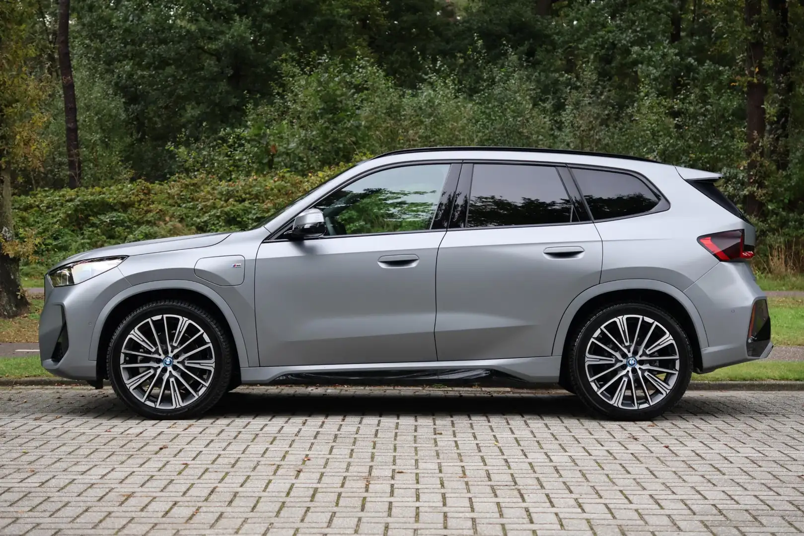 BMW X1 xDrive30e M-Sport | 20" | HUD | Pano | Harman Kard Gris - 2