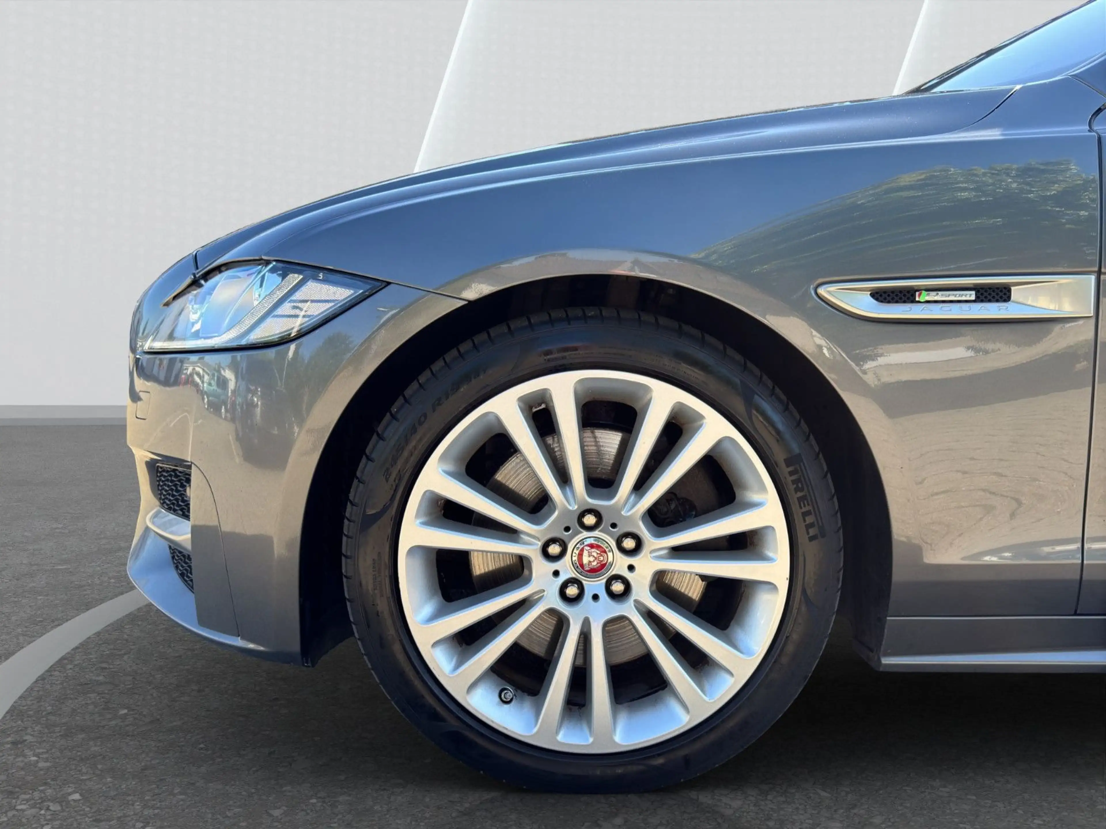 Jaguar XF 30d 300PS R-Sport Automatik, PANO, ACC — photo 9