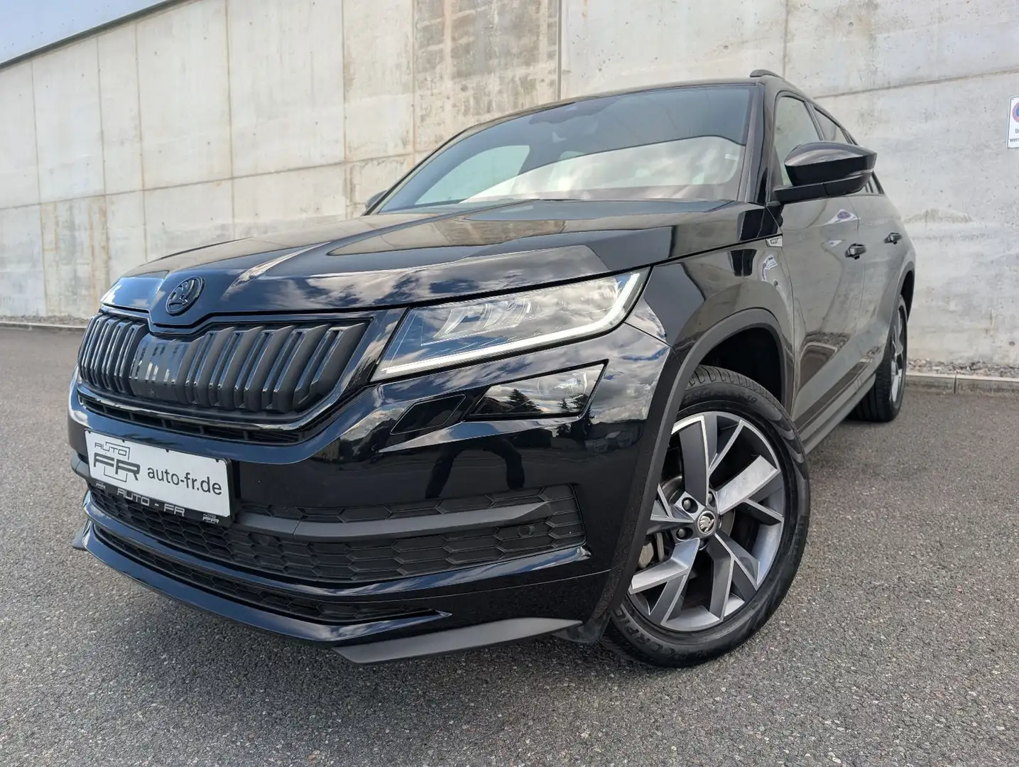 Skoda Kodiaq Sportline 4x4 DSG 2,0-TSI erst 29Tkm LED Schwarz - 2