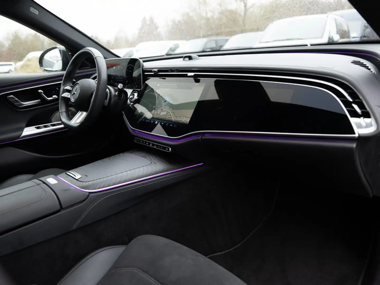 Mercedes-Benz E 220 d 4MATIC Limousine AMG-Sport+Burm+Pano+AHK Schwarz - 2
