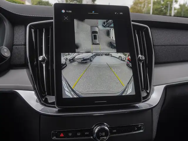 Volvo XC90 view 13