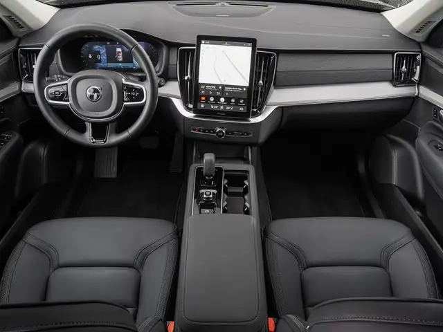 Volvo XC90 view 10