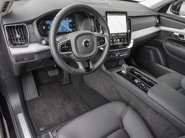 Volvo XC90 view 9