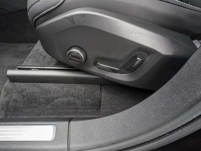 Volvo XC90 view 16