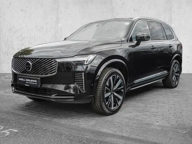 Volvo XC90 view 2