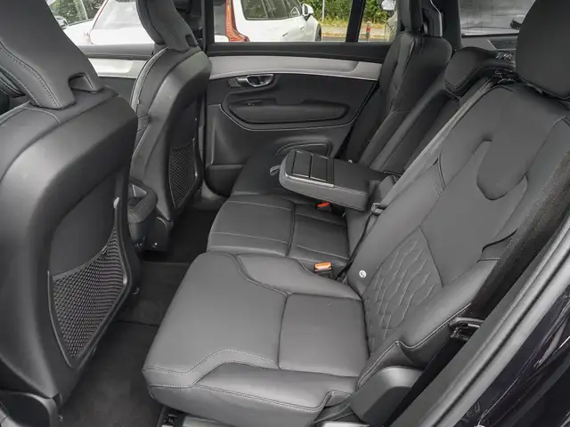 Volvo XC90 view 17