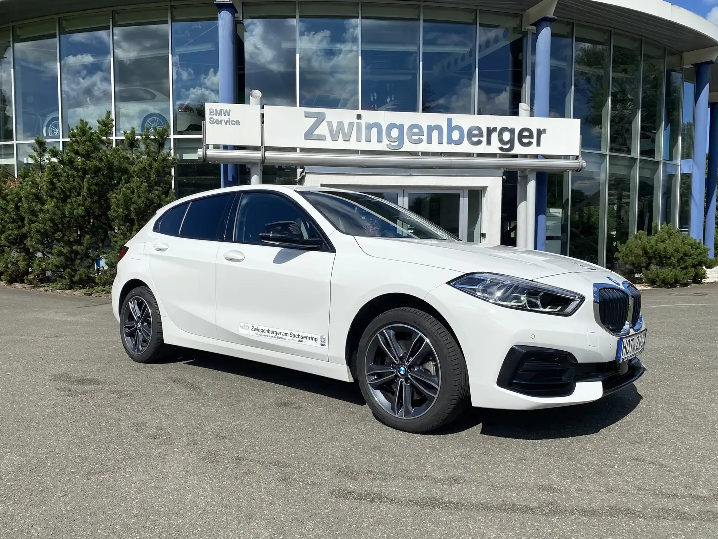 BMW 118 i Navi LED Sitzhzg. Sport Sport Line DAB Shz Weiß - 1